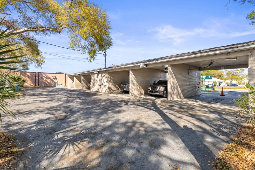 More Photos Of 1496 Seminole Blvd, Largo Carwash For Sale