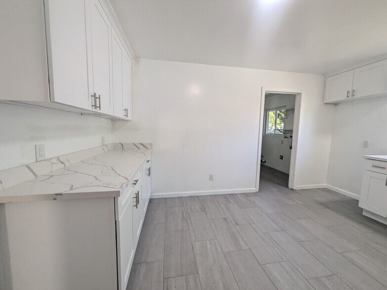 More Photos Of 194 S 24th St, San Jose Showroom For Sale