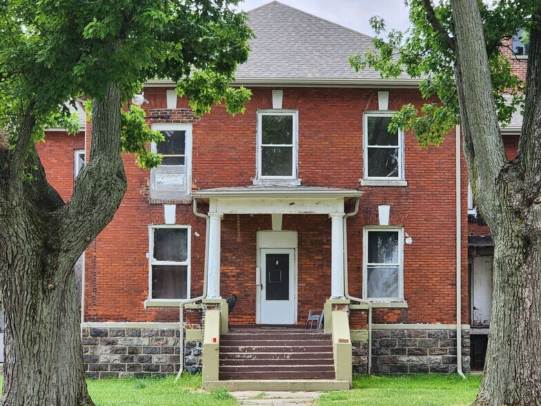 More Photos Of 2940 Cambria Rd, Hillsdale Apartments For Sale