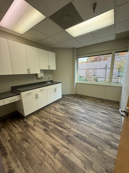 More Photos Of 2400 Corporate Dr, Wexford Medical For Lease