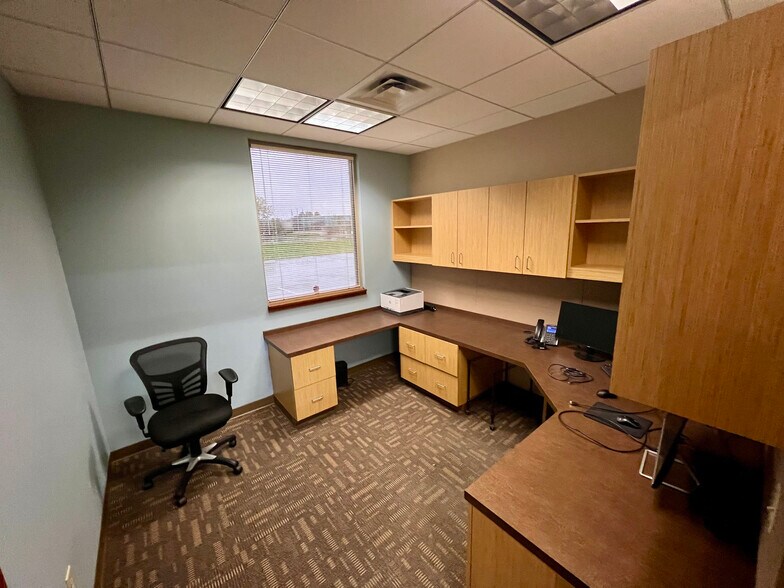 More Photos Of 2903-2915 Enterprise Dr, Anderson Office For Lease
