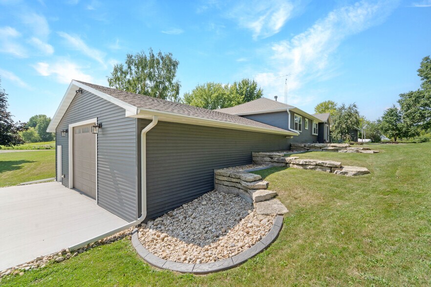 More Photos Of W12203 Highway 23, Ripon Auto Repair For Sale