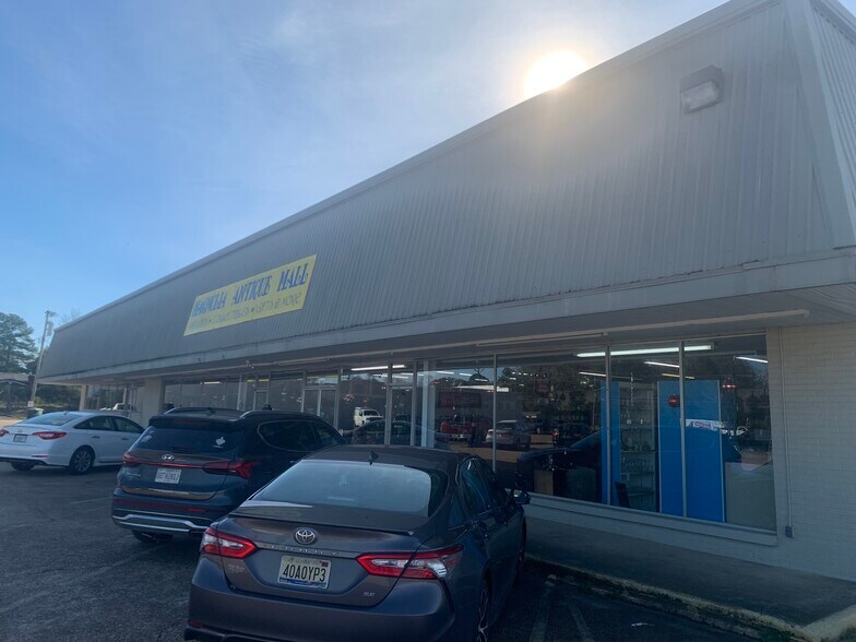 More Photos Of 302 Alabama St, Columbus General Retail For Sale