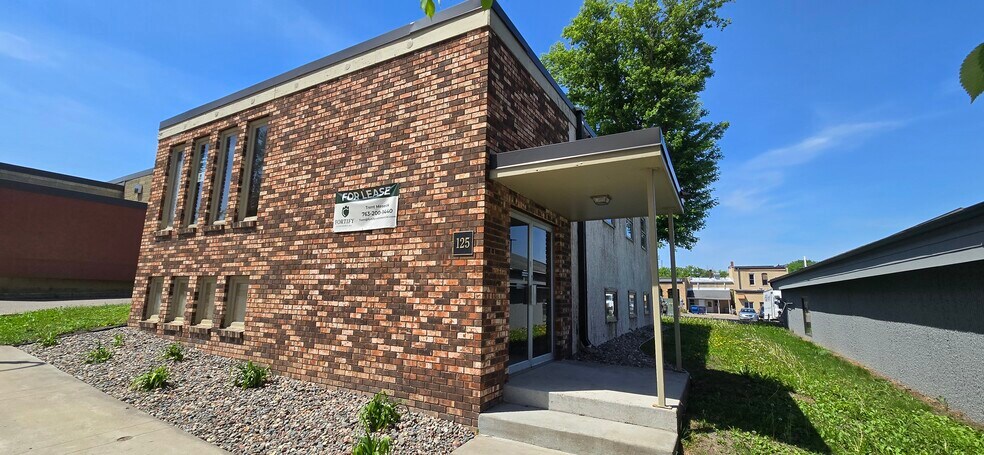 Primary Photo Of 125 2nd St N, Delano Office For Lease