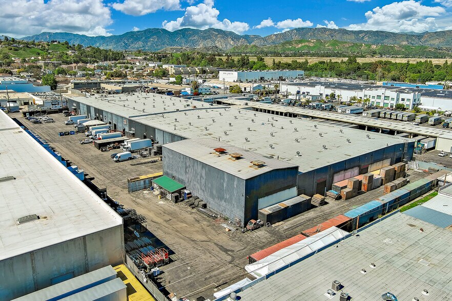 More Photos Of 12224 Montague St, Pacoima Distribution For Lease