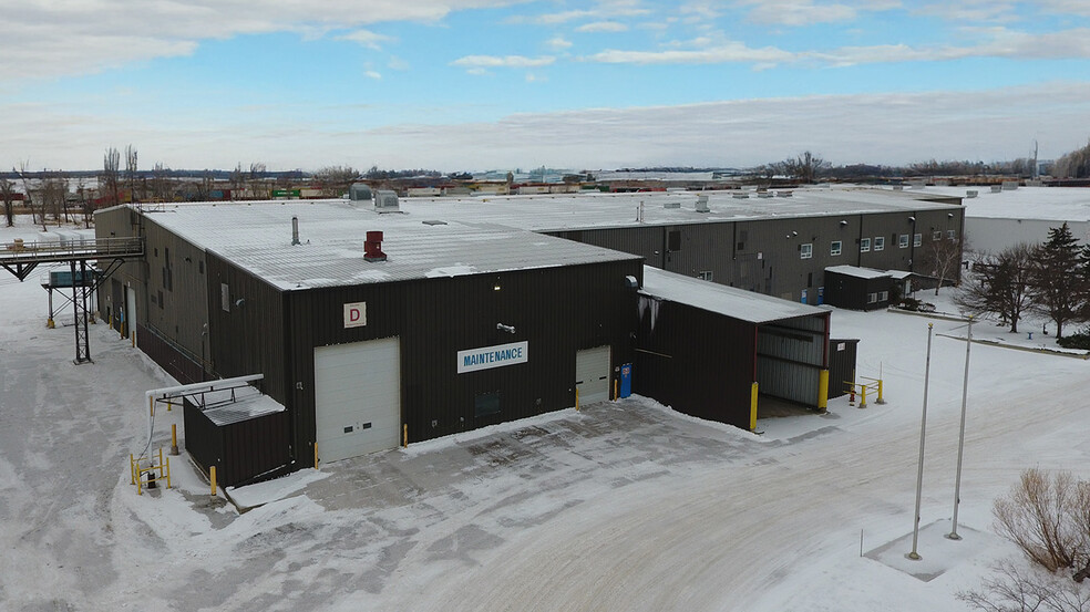 Primary Photo Of 770 Pandora Av E, Winnipeg Manufacturing For Lease