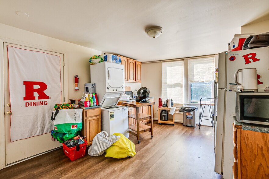 More Photos Of 172 Hamilton St, New Brunswick Storefront Retail Residential For Sale