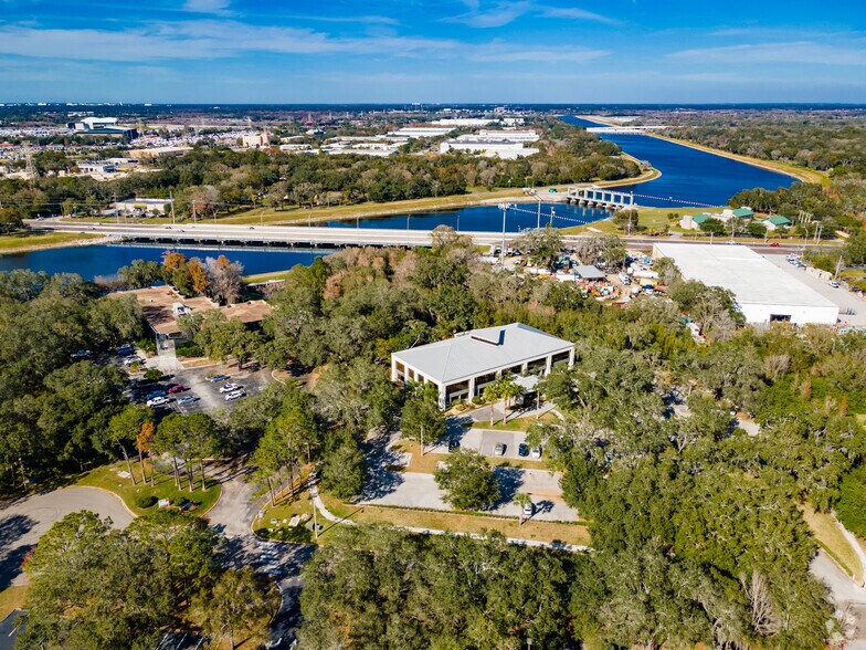More Photos Of 3812 Coconut Palm Dr, Tampa Office For Lease
