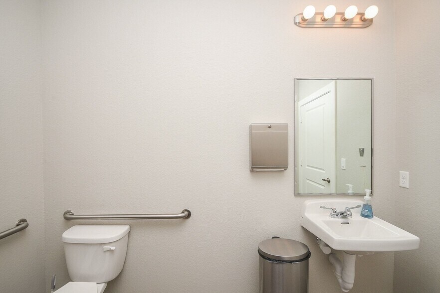 More Photos Of 23219 Red River Dr, Katy Medical For Sale
