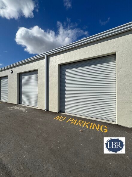 More Photos Of 205 Coastal Ln, West Melbourne Unknown For Lease