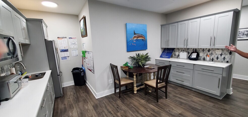 More Photos Of 9250 Highway 17 Byp, Murrells Inlet Office For Sale