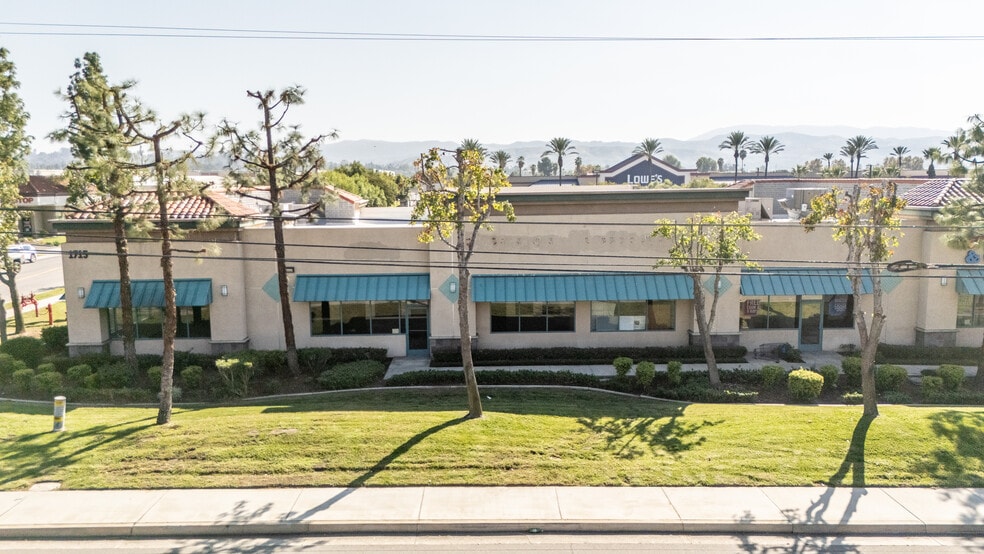 More Photos Of 1715 W Redlands Blvd, Redlands Storefront Retail Office For Lease