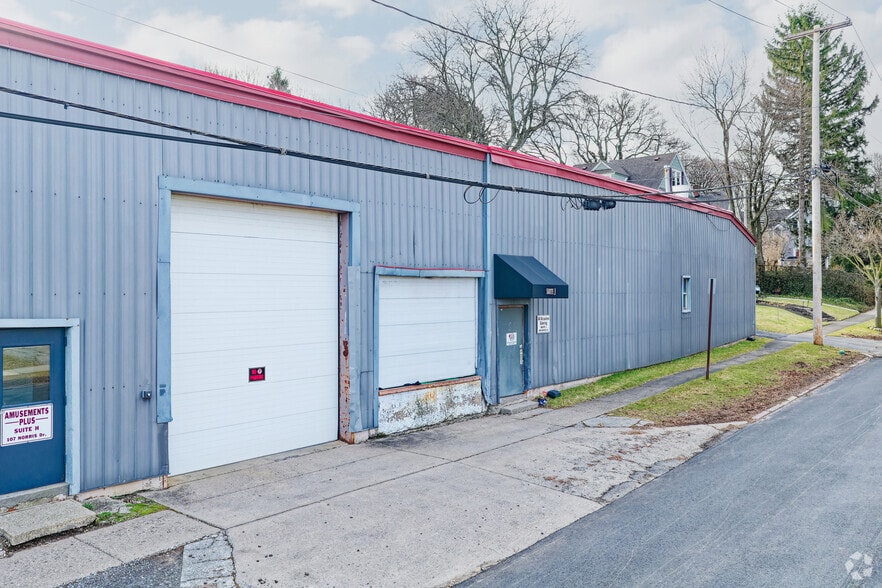 More Photos Of 107 Norris Dr, Rochester Warehouse For Lease