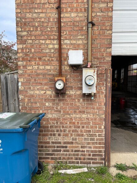 More Photos Of 1744 Indianapolis Blvd, Whiting Manufacturing For Sale