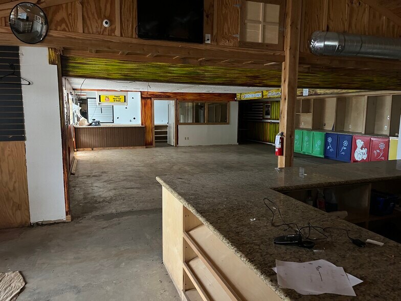 More Photos Of 19293 Keenan Cut Off Rd, Montgomery General Retail For Sale