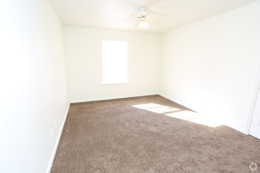 More Photos Of 3130 Saint Anthony Gardens Dr, Louisville Apartments For Sale