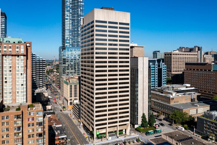 Primary Photo Of 180 Dundas St W, Toronto Office For Lease