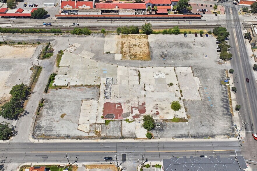 More Photos Of 1220 E Commerce St, San Antonio Land For Sale