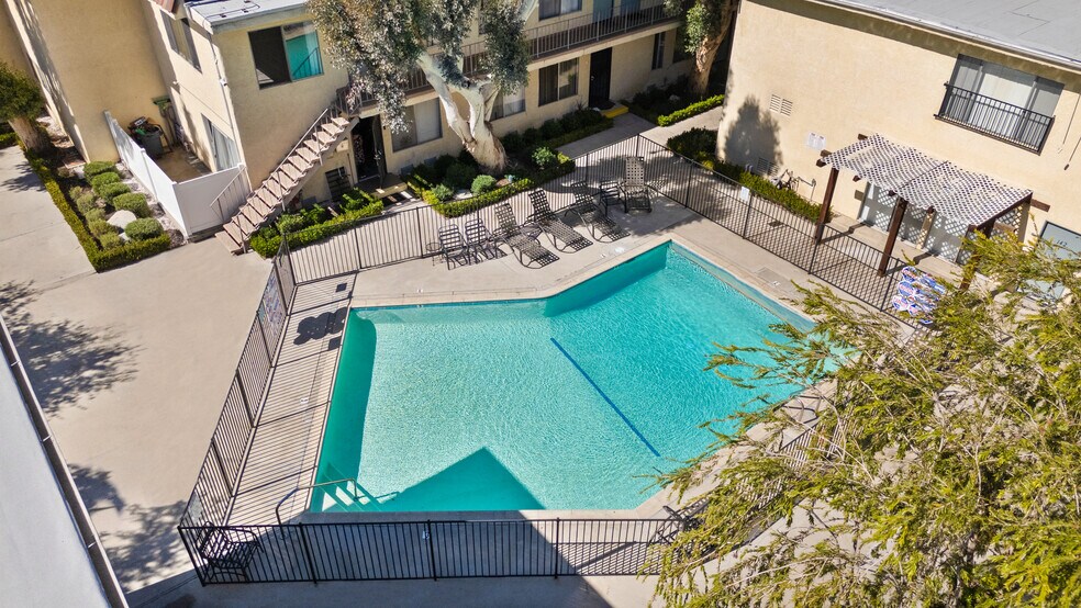 More Photos Of 16867 Kingsbury St, Granada Hills Apartments For Sale