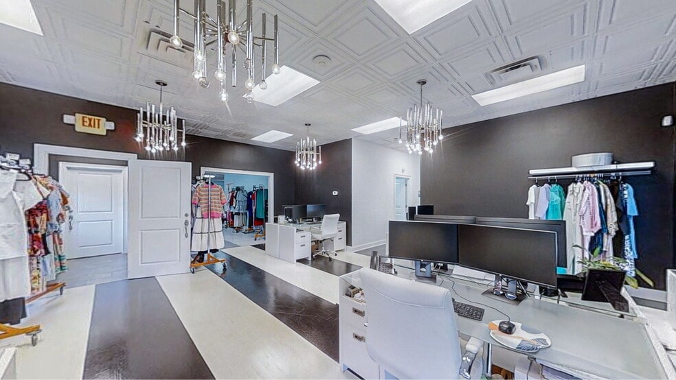 More Photos Of 7413 Whitesville Rd, Columbus Medical For Sale