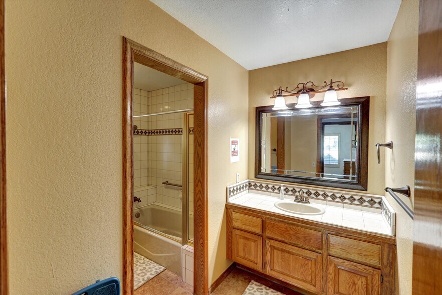More Photos Of 784 Pomello Dr, Claremont Assisted Living For Lease