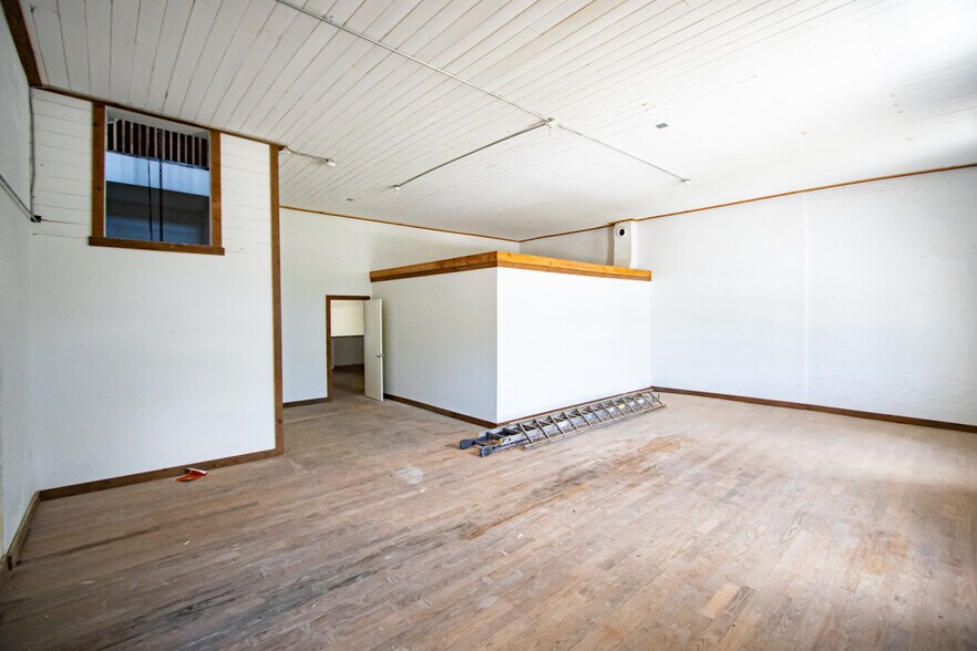 More Photos Of 222 E Main St, Walhalla General Retail For Sale