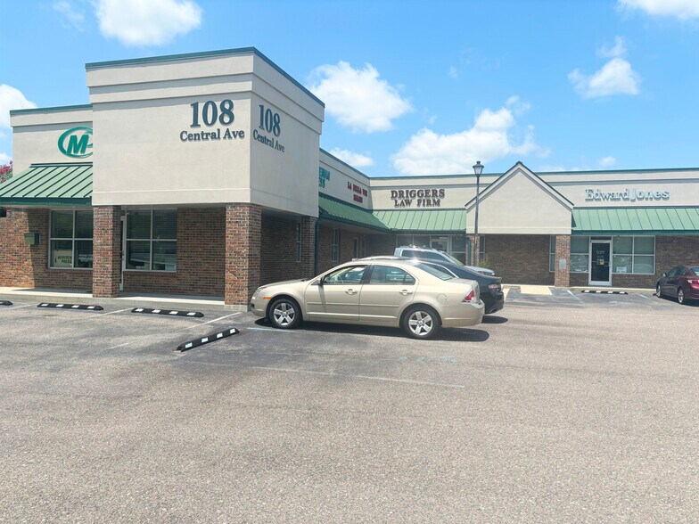More Photos Of 108 Central Ave, Goose Creek Office For Sale
