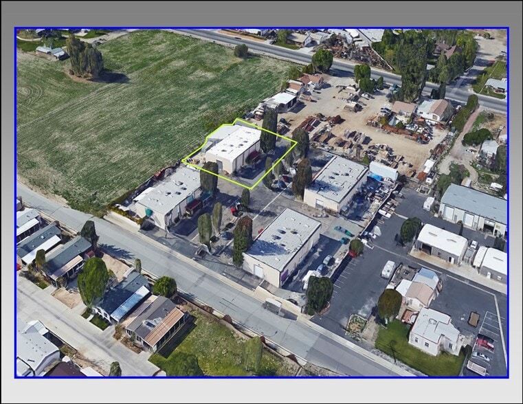 More Photos Of 817-873 W 9th St, San Jacinto Warehouse For Lease