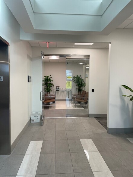 More Photos Of 4800 N Federal Hwy, Boca Raton Medical For Sale