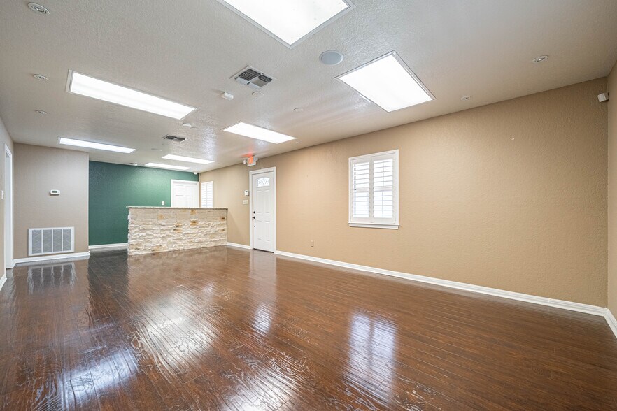 More Photos Of 104 Medical Dr, Boerne Office For Lease