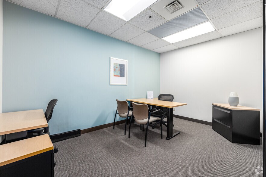 More Photos Of 400 E Pratt St, Baltimore Coworking Space