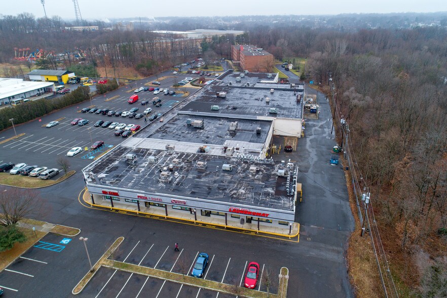 More Photos Of 835 E Clements Bridge Rd, Runnemede Storefront For Sale