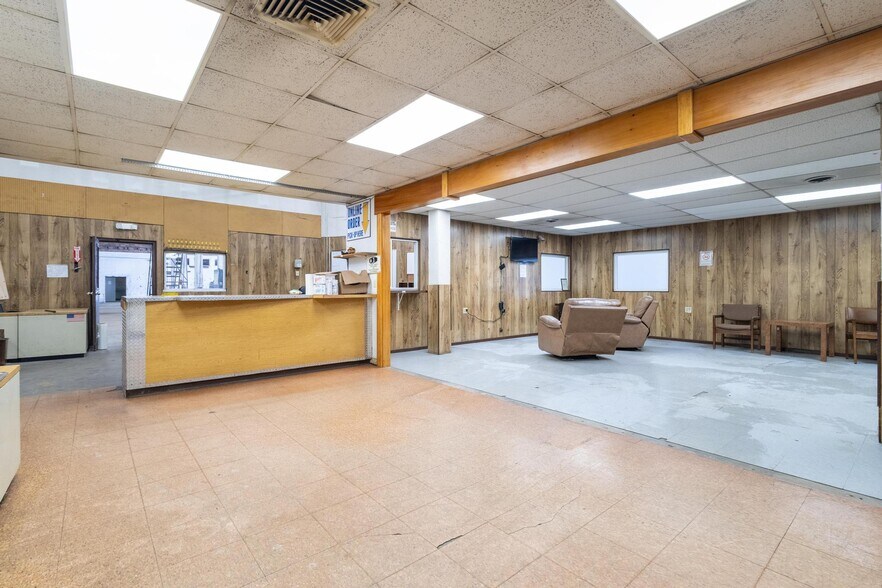 More Photos Of 620 South St, Steubenville Auto Dealership For Lease