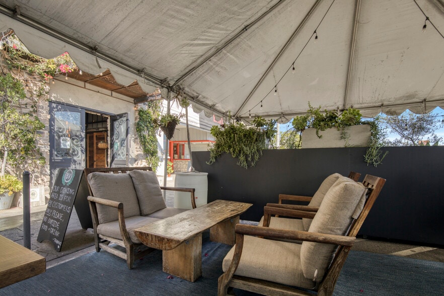 More Photos Of 3155-3157 Glendale Blvd, Los Angeles Restaurant For Lease