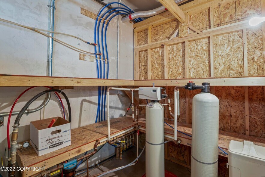 More Photos Of 36142 Pine St, Soldotna Light Manufacturing For Sale