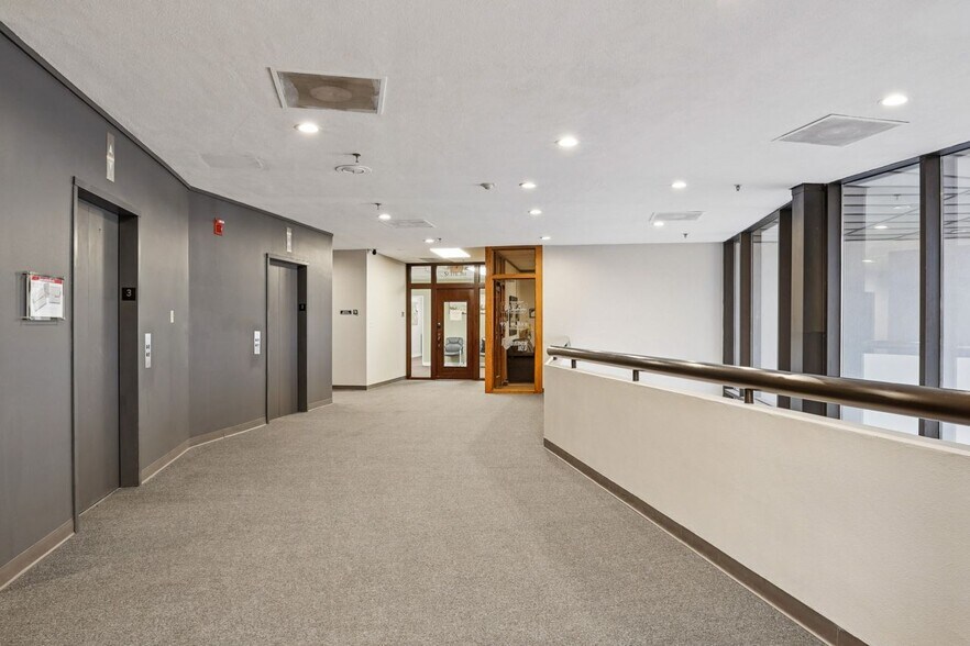 More Photos Of 1800 Teague Dr, Sherman Office For Sale