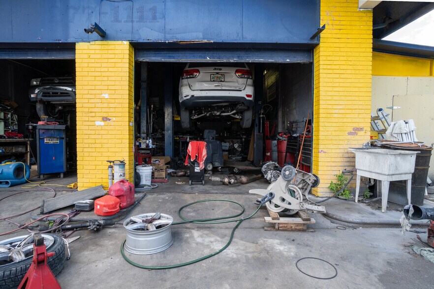 More Photos Of 5507 E Colonial Dr, Orlando Auto Repair For Sale