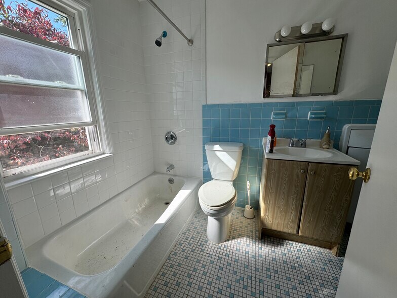 More Photos Of 1532 125th St, College Point Apartments For Sale