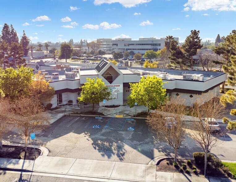 More Photos Of 1408 Commercial Way, Bakersfield Medical For Lease