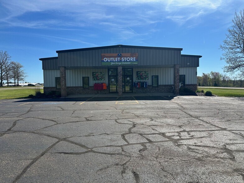 Primary Photo Of N5750 White St, Glen Flora General Retail For Sale