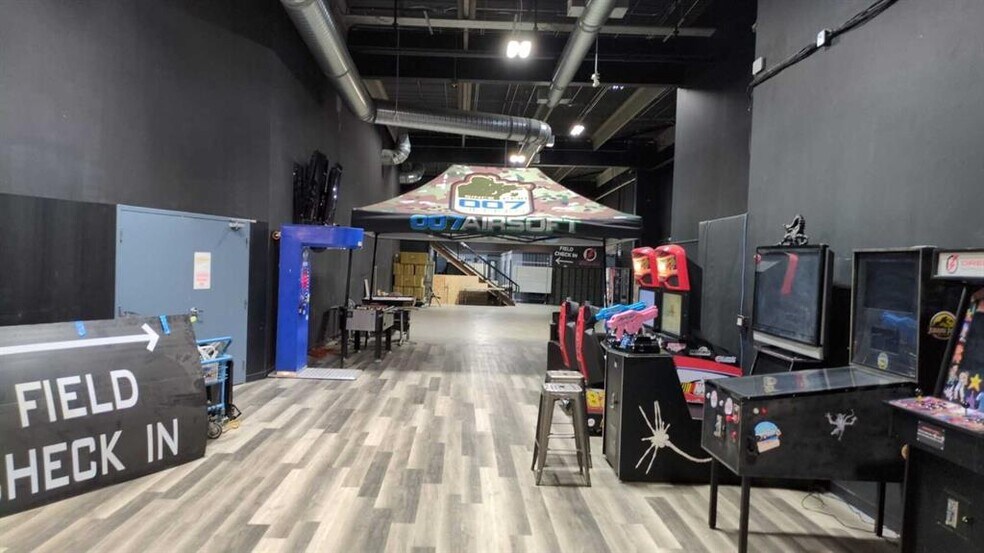 More Photos Of 1411 33rd St NE, Calgary Light Manufacturing For Sale