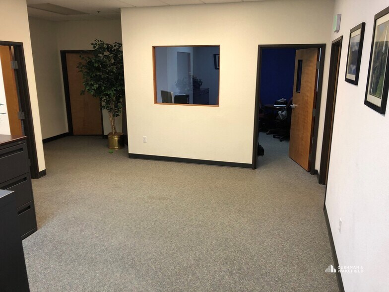 More Photos Of 3686 Stagecoach Rd, Longmont Warehouse For Sale