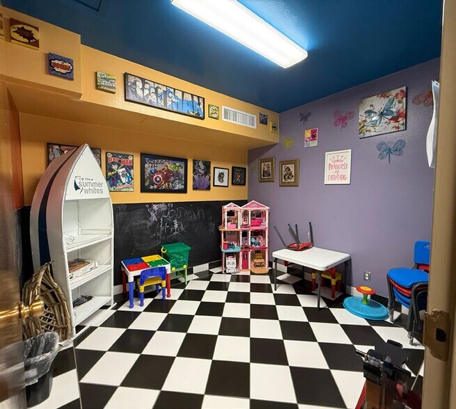 More Photos Of 8010 Mountain Rd NE, Albuquerque Medical For Lease