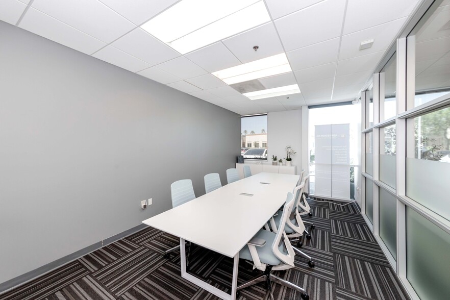 More Photos Of 96 Discovery, Irvine Office For Sale