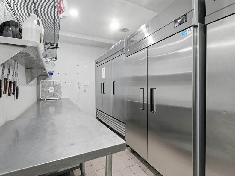 More Photos Of 11919 Garfield Ave, South Gate Restaurant For Sale