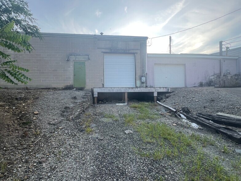 More Photos Of 1205 Spring St, Latrobe Unknown For Lease