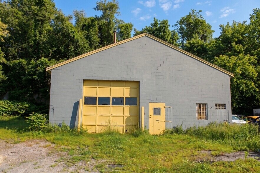 More Photos Of 456 Franklin St, Worcester Service For Sale