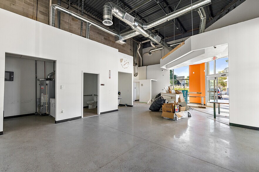 More Photos Of 311 W University Dr, Rochester Freestanding For Lease