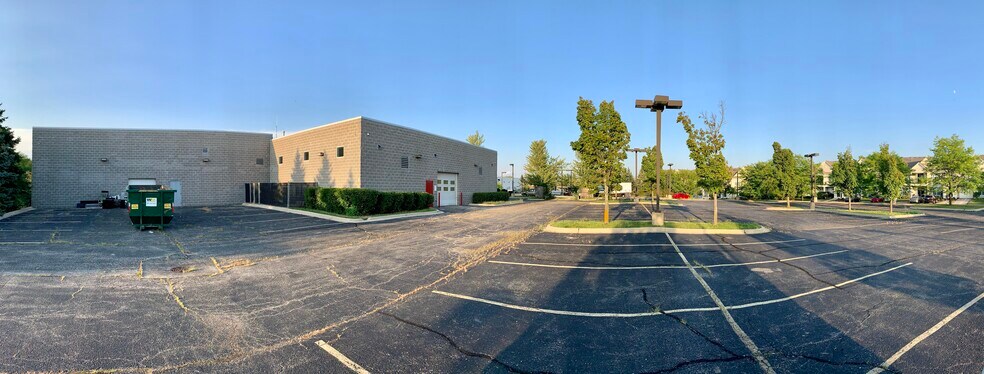 More Photos Of 855 E Grand Ave, Lake Villa Auto Dealership For Lease