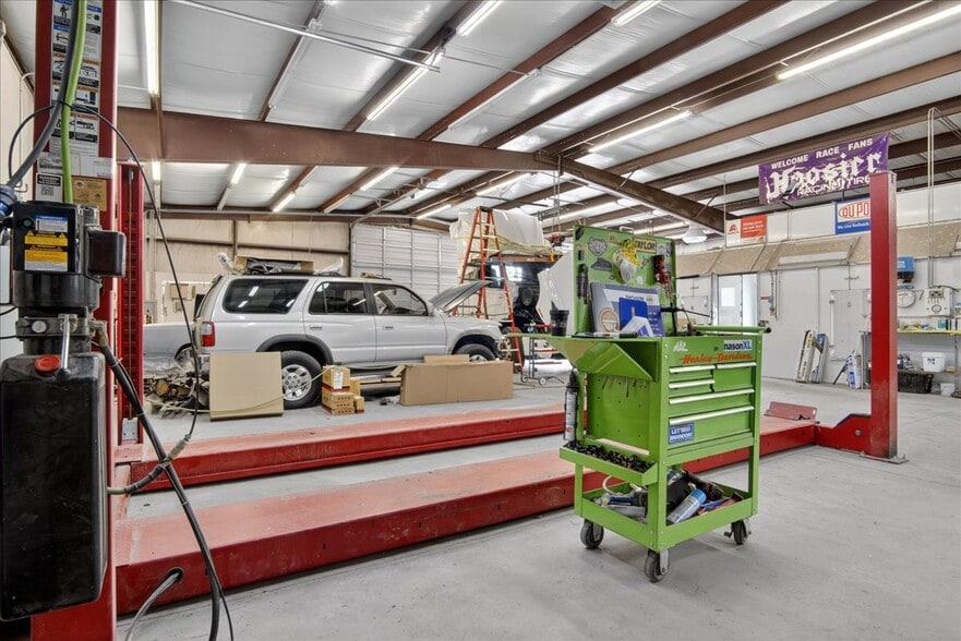 More Photos Of 3688 Raleigh Rd, Henderson Office For Sale